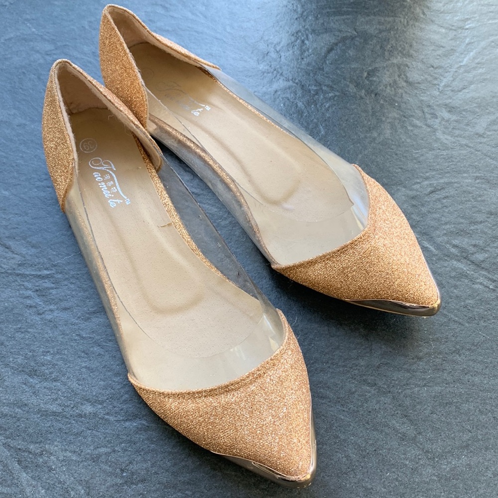 GUC-Gold sparkly pointed flats w/clear trim & gold plated tips